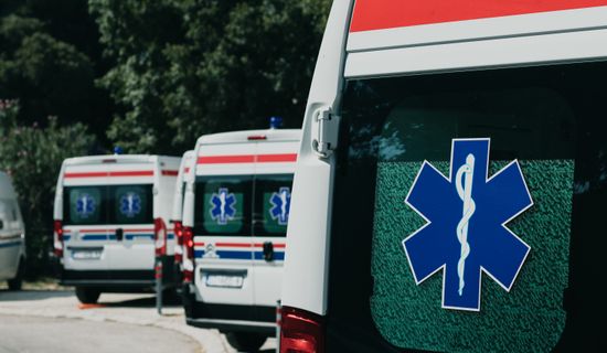 炉霍救护车转运病人过路高速收费吗？